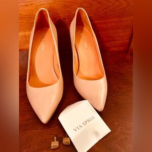 Via Spiga Womens Harrietta  Leather Pumps Baby Calf Cappuccino